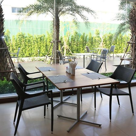 Park Srinakarin Hotel, Бангкок Экстерьер фото