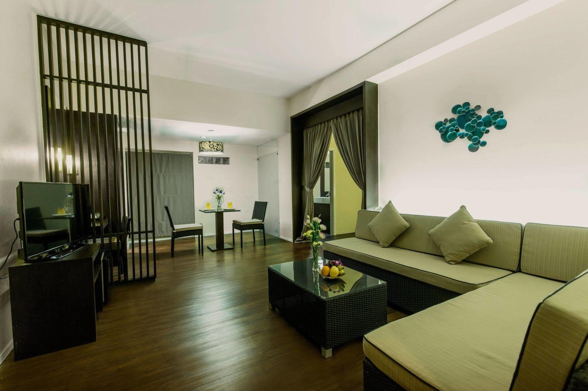 Park Srinakarin Hotel, Бангкок Экстерьер фото